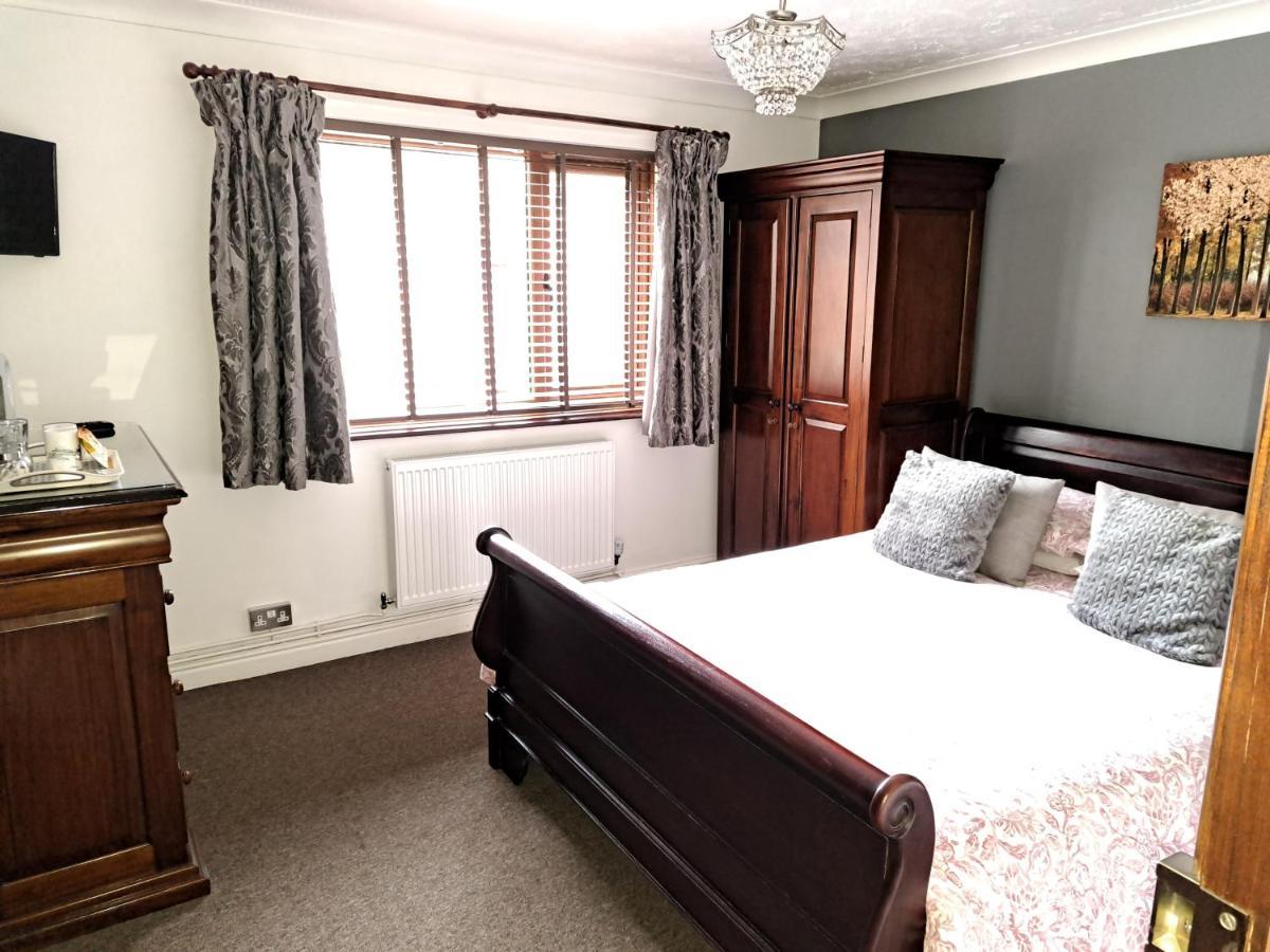 بيتربرو Highfields Holidays Bed & Breakfast المظهر الخارجي الصورة