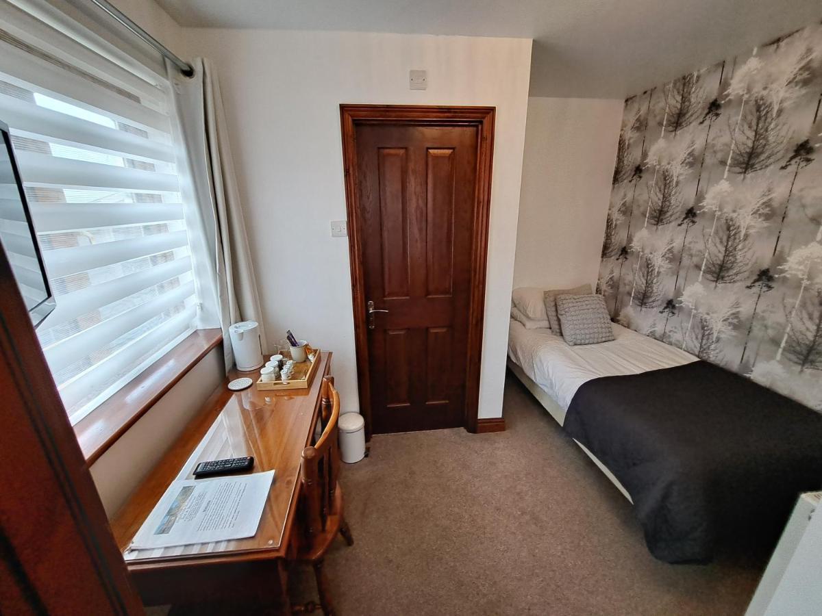 بيتربرو Highfields Holidays Bed & Breakfast المظهر الخارجي الصورة